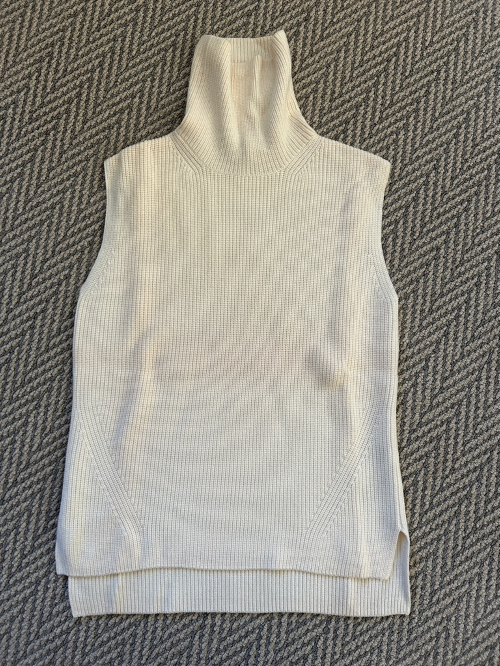 Everlane Cream Sleeveless Turtleneck Sweater